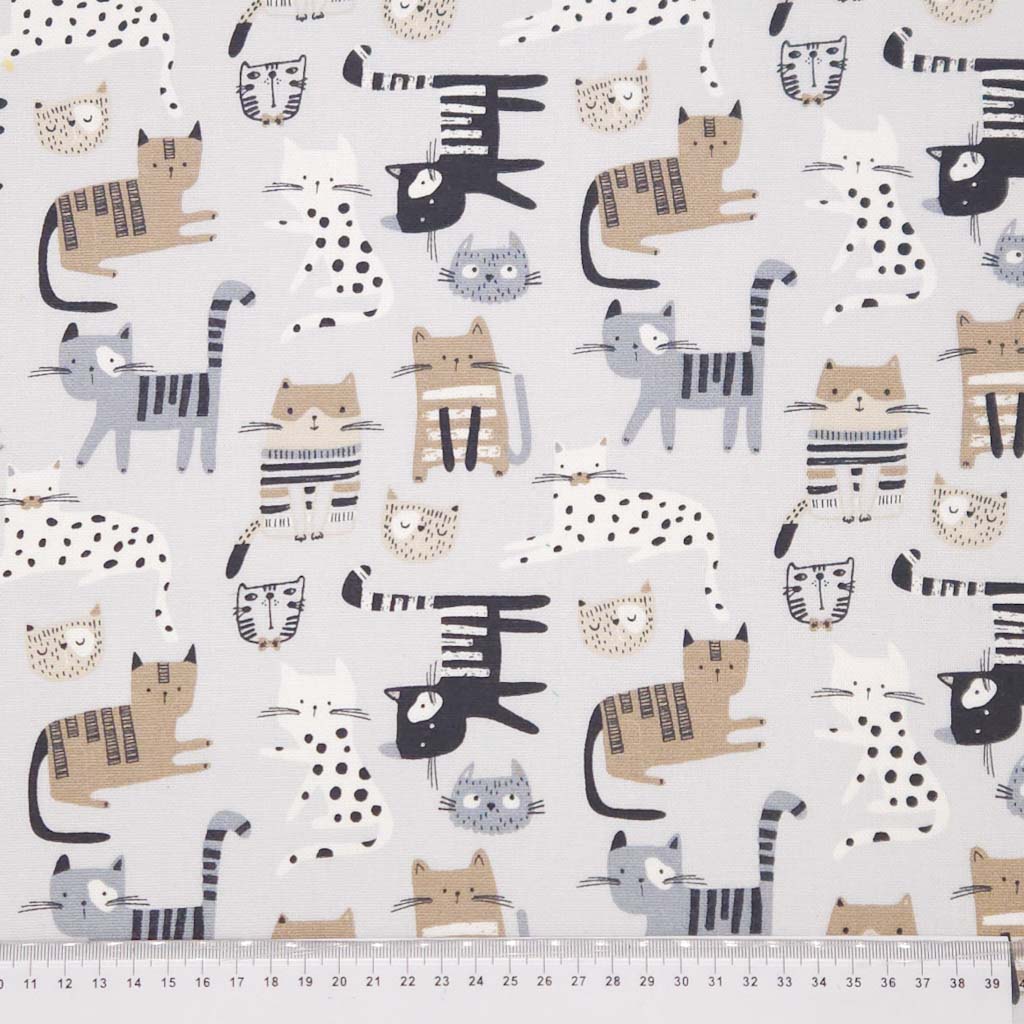 Cat blanket/throw in cat print fabric with soft Sherpa fleece backing