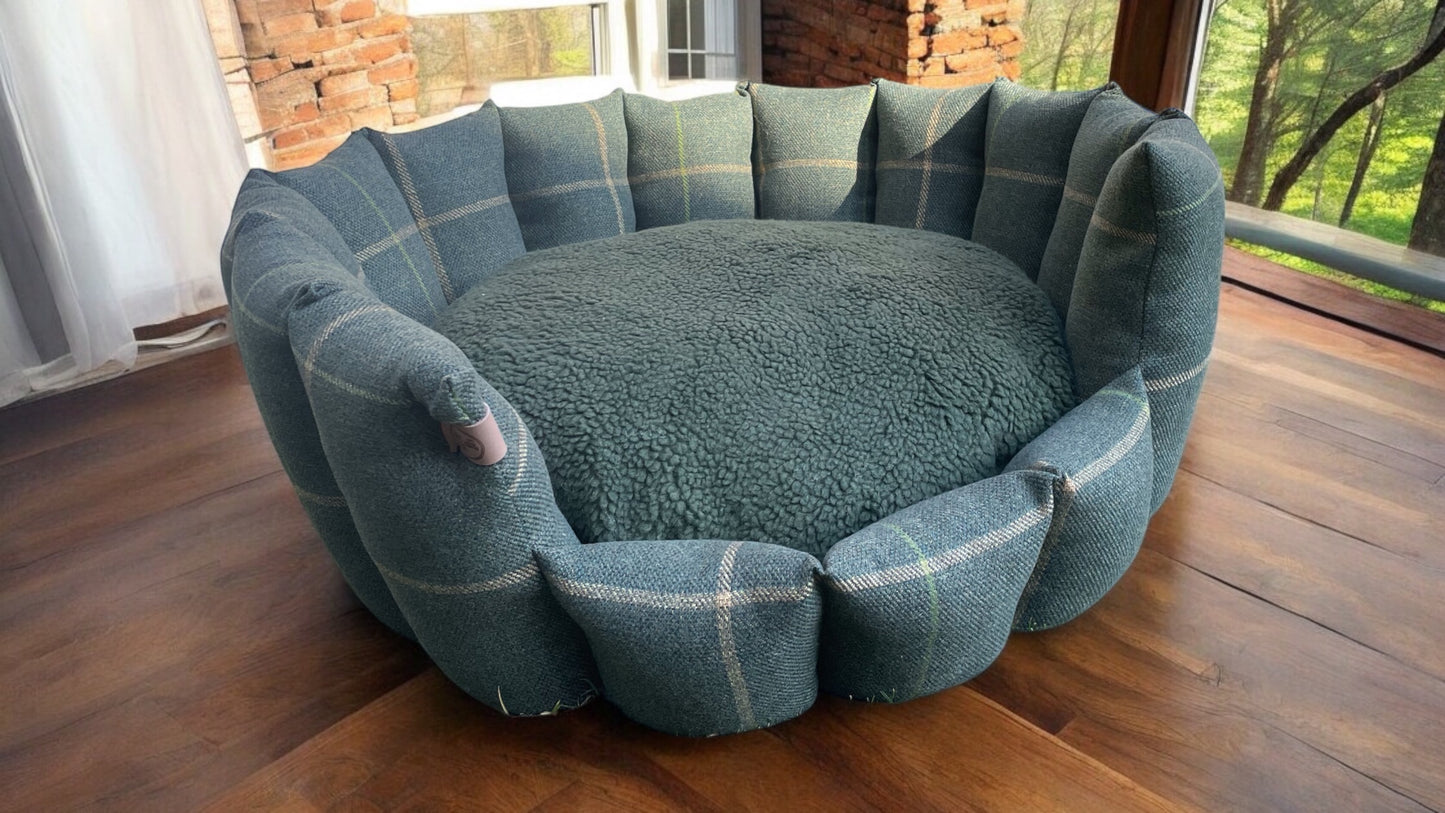 The Arlo Collection Pocket Sided Dog/Pet Bed - Forest Green Check