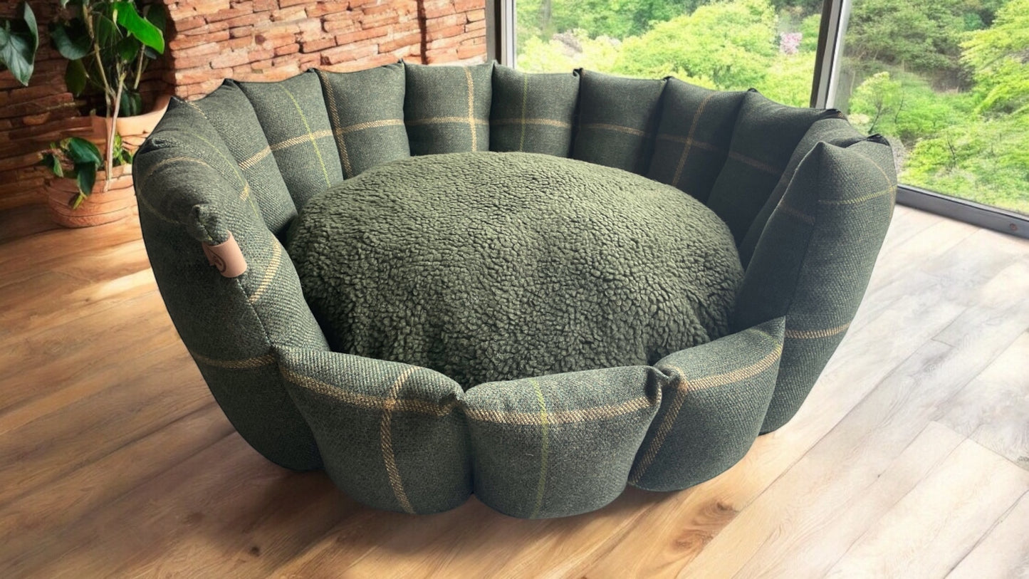 The Arlo Collection Pocket Sided Dog/Pet Bed - Forest Green Check