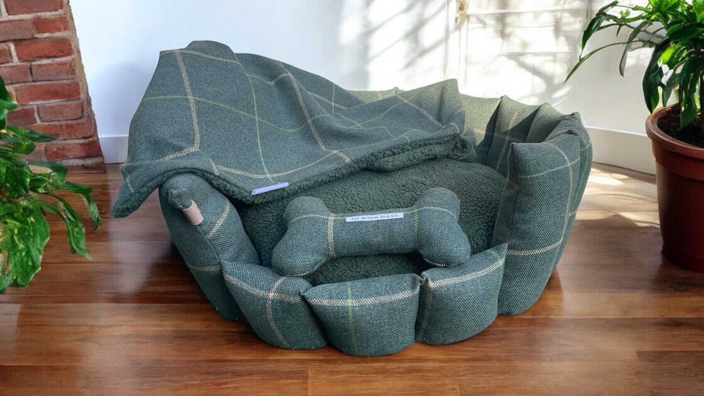 The Arlo Collection Pocket Sided Dog/Pet Bed - Forest Green Check